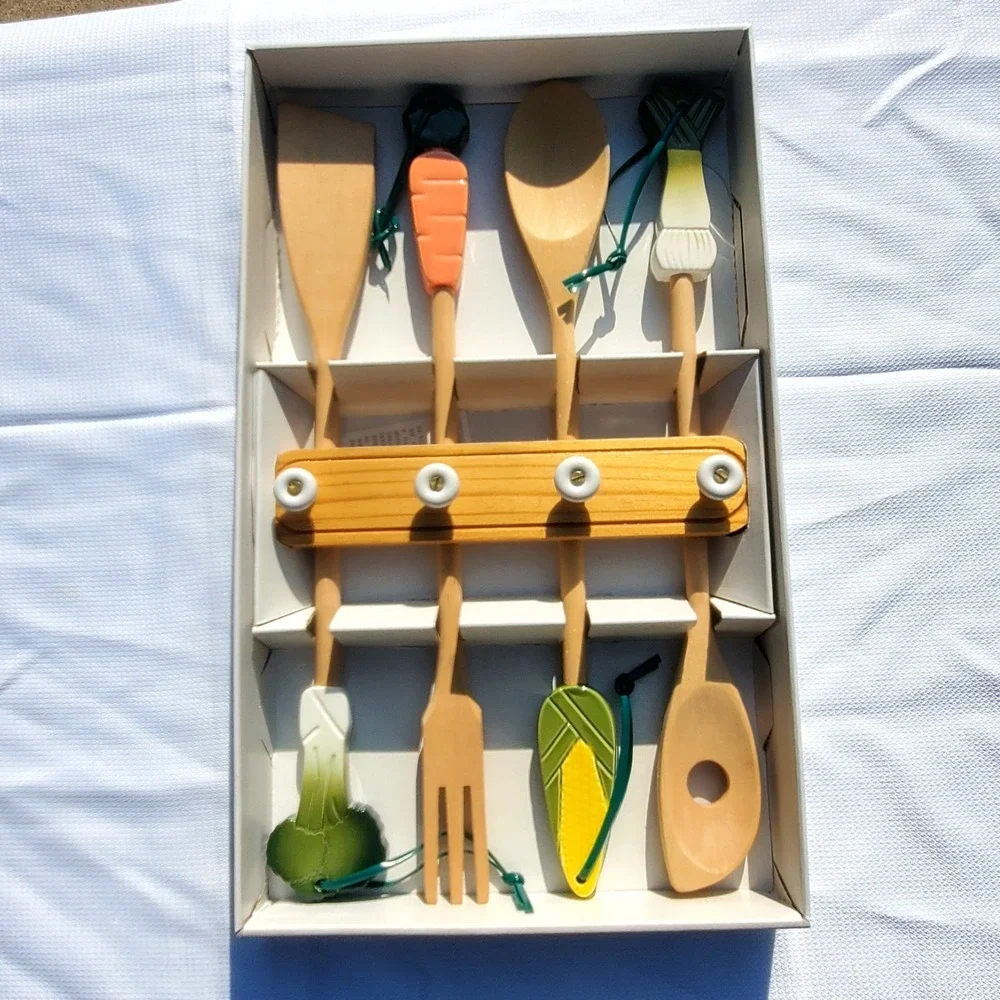 VEGETABLE UTENSILS & RACK Avon 1984 Kitchen Wooden Spoons/Fork/Scrapper‎ 🥕 NIB!